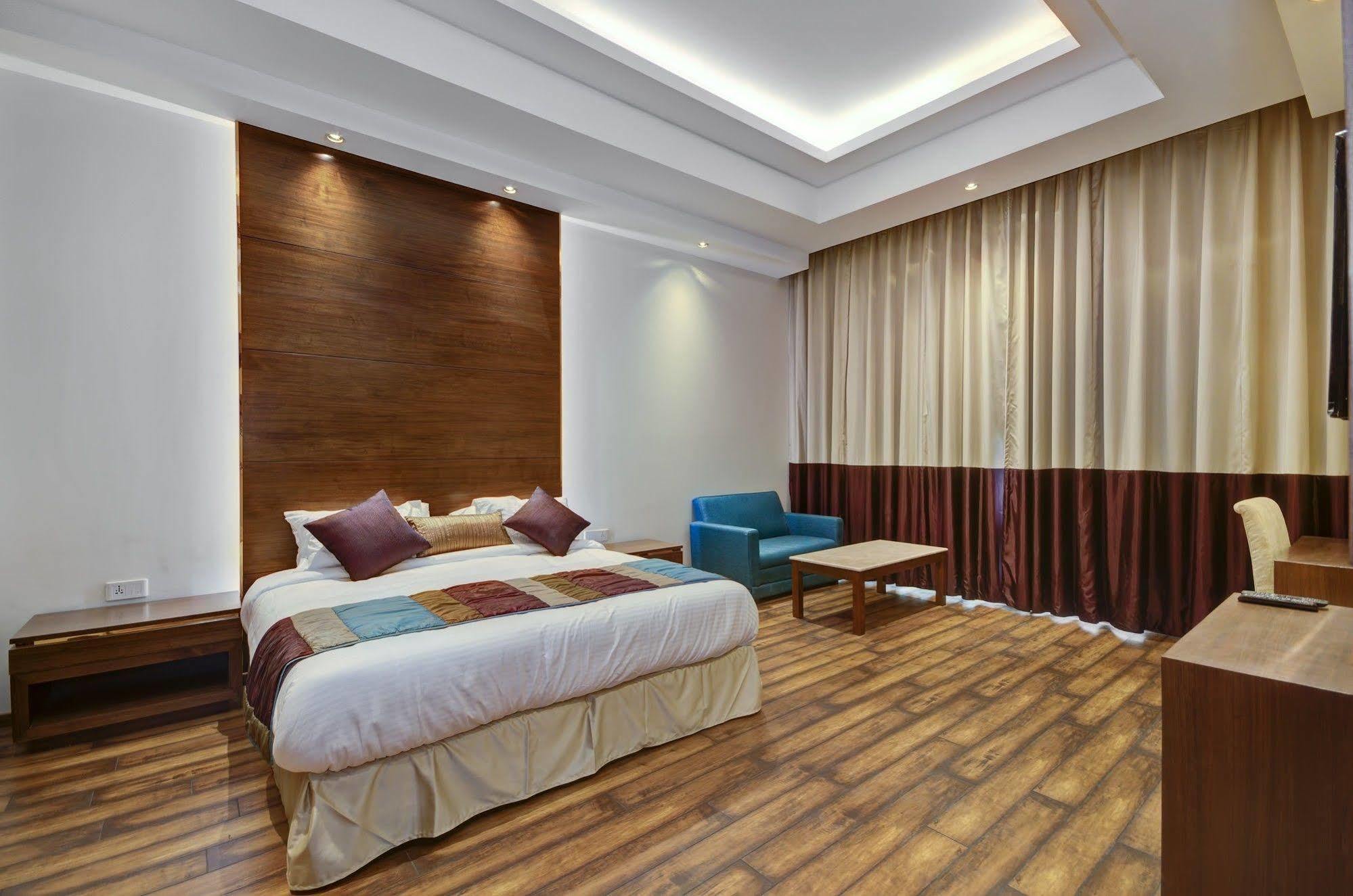 La Sagrita Hotel New Delhi Eksteriør billede