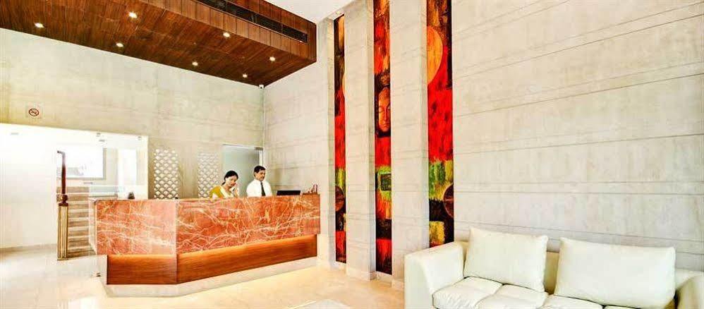 La Sagrita Hotel New Delhi Eksteriør billede