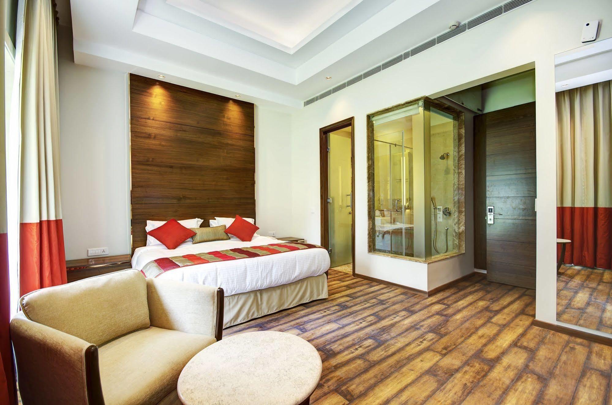 La Sagrita Hotel New Delhi Eksteriør billede